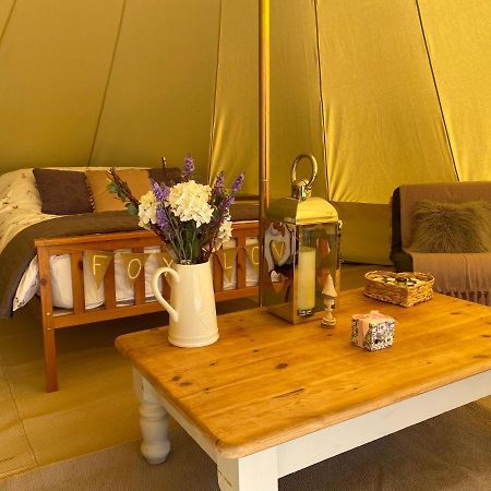 Black Mountains Glamping 호텔 애버게이브니 외부 사진