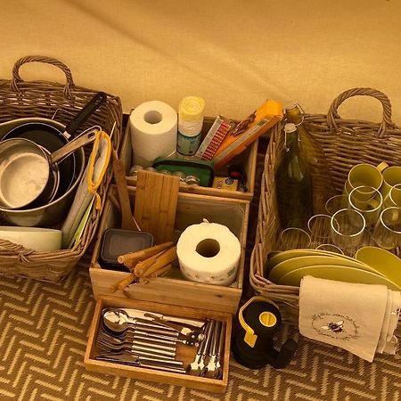 Black Mountains Glamping 호텔 애버게이브니 외부 사진
