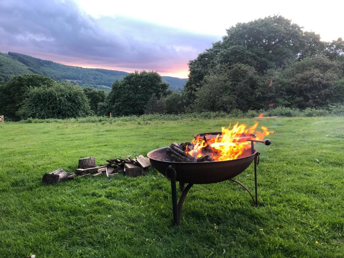 Black Mountains Glamping 호텔 애버게이브니 외부 사진