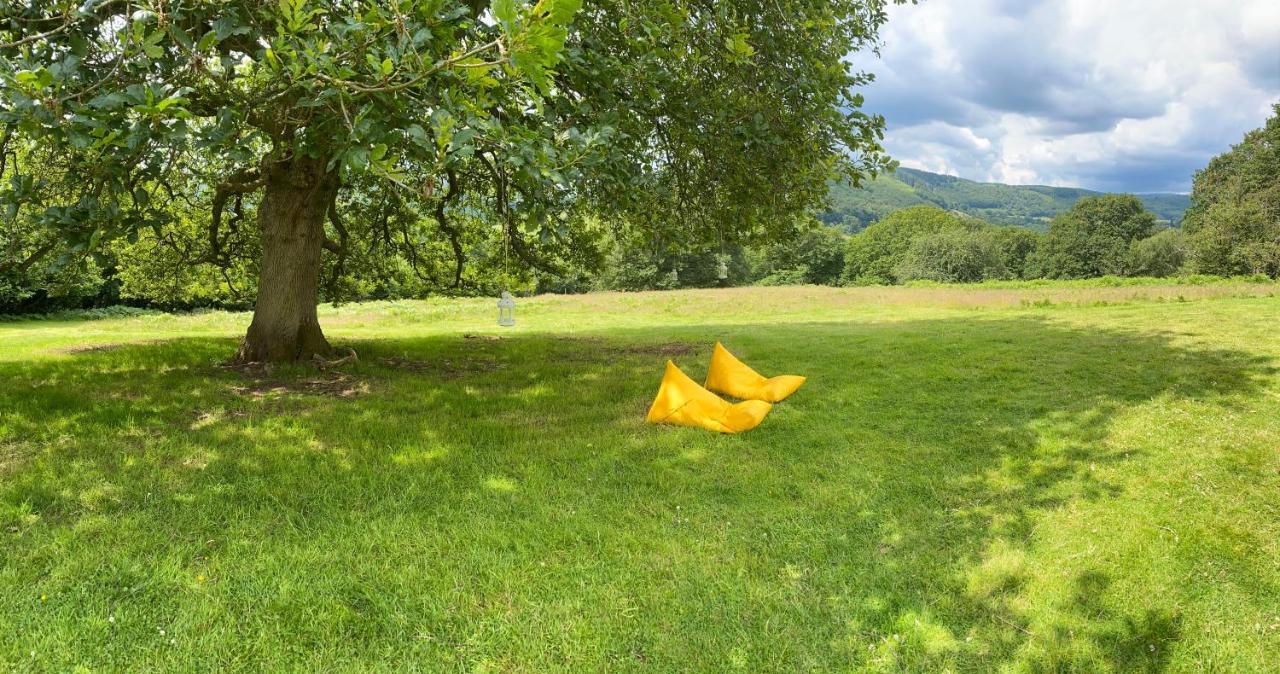 Black Mountains Glamping 호텔 애버게이브니 외부 사진