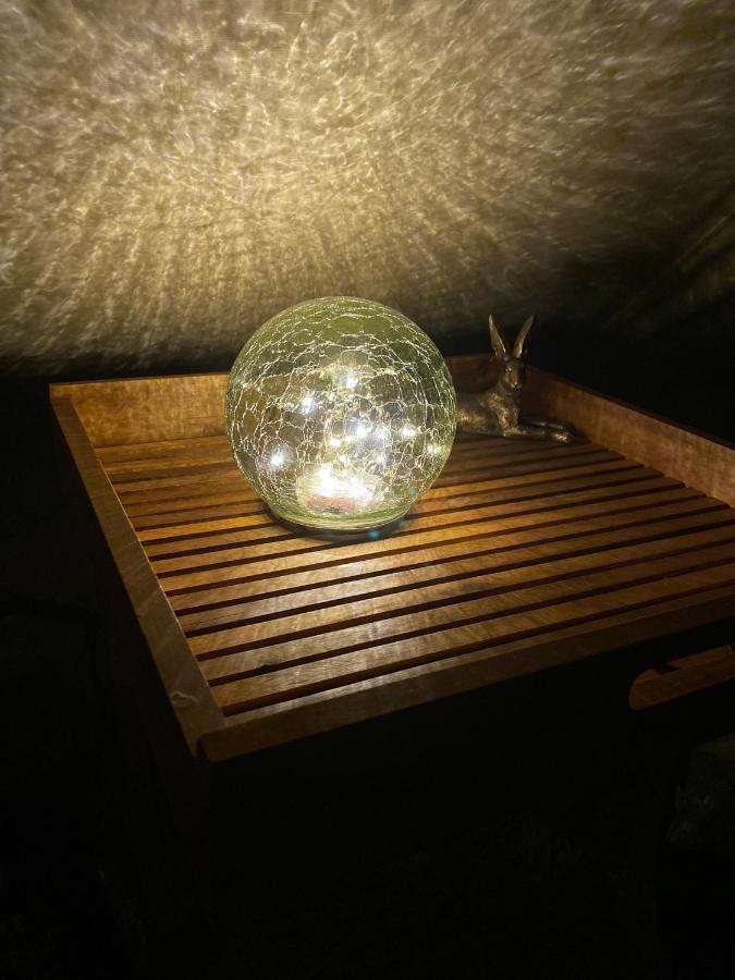 Black Mountains Glamping 호텔 애버게이브니 외부 사진