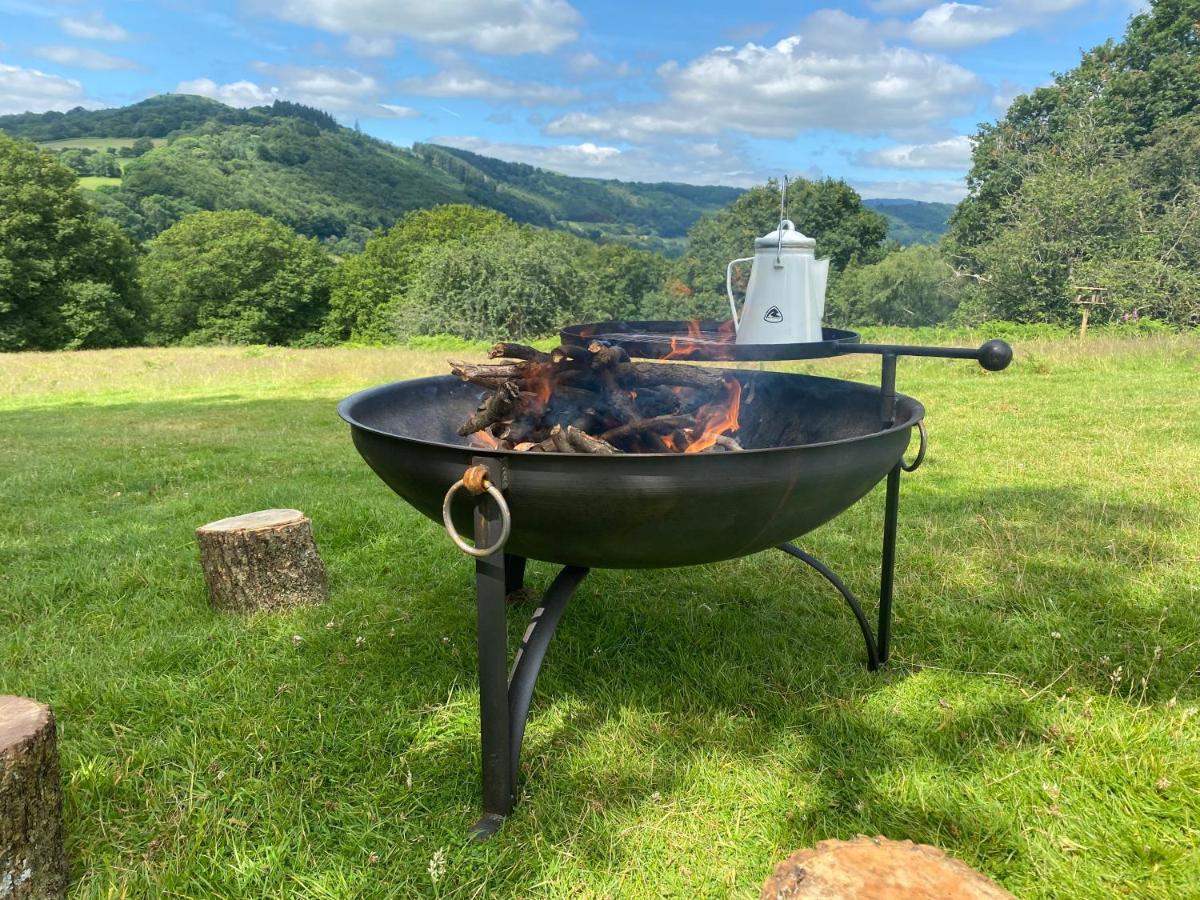 Black Mountains Glamping 호텔 애버게이브니 외부 사진